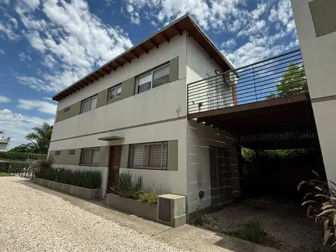 DUPLEX EN VENTA EN GONNET