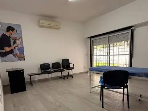 Oficina en Venta con 2 cocheras