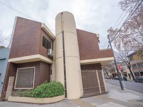 VENTA CASA 5 AMB ALMAGRO