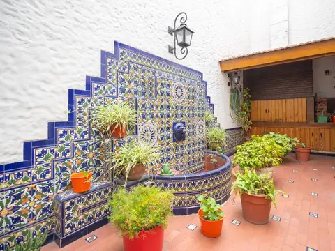 Casa 5 ambientes con 3 baños