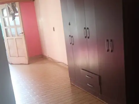 Casa en Alquiler con 2 cocheras