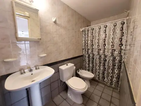 Planta Baja con 2 patios – Ideal inversión o estudiantes