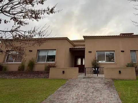 Casa en Alquiler de 3 dormitorios