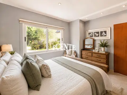 Casa en Venta con 4 cocheras