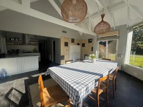 Casa en Venta con 6 cocheras