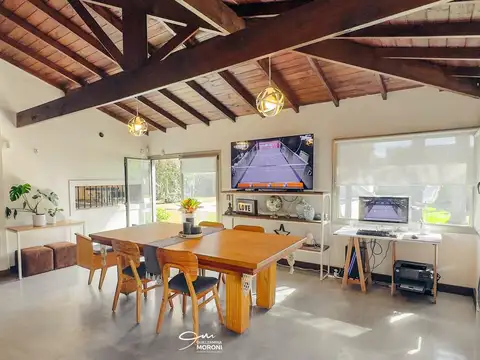 Casa en Venta con 2 cocheras