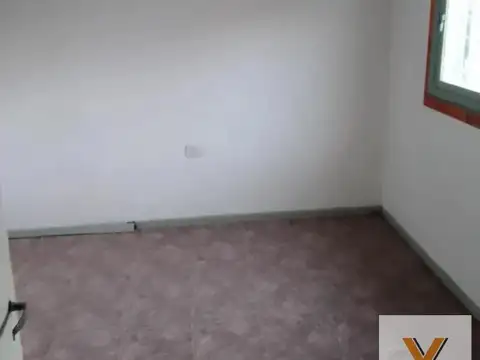 Casa en venta - 4 Dormitorios 2 Baños - Cocheras - 300Mts2 - Lisandro Olmos Etcheverry, La Plata