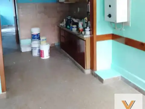 Casa 6 ambientes con 2 baños