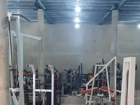 ALQUILER Galpón en Temperley Este   200m2   primer piso con aparejo de 1500kg