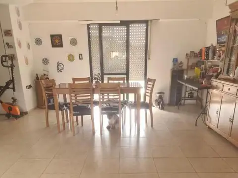 CASA EN VENTA AVENIDA 143 E/ 41 y 42