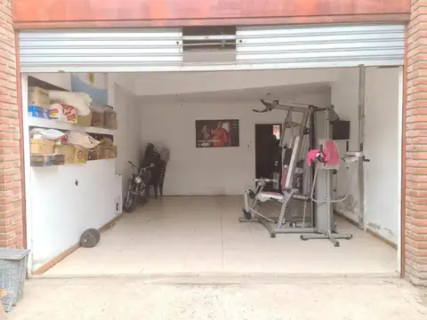 CASA EN VENTA AVENIDA 143 E/ 41 y 42