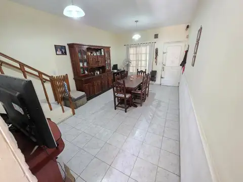 Casa 4 ambientes con 1 baño