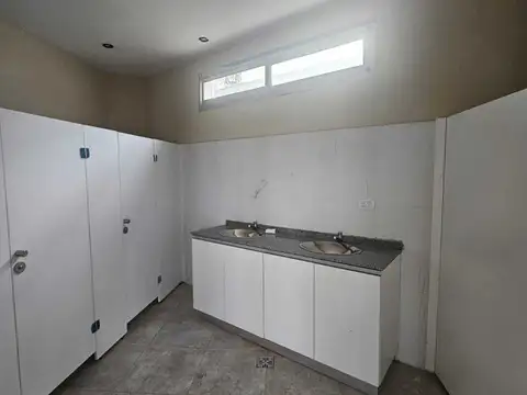 Local en Alquiler en Pilar Centro, USD 12.000