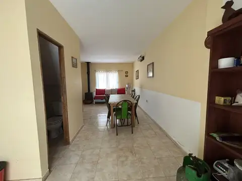 Casa 4 ambientes con 1 baño