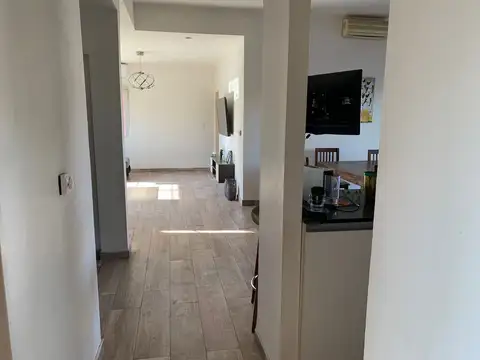 Casa en Venta con 4 cocheras
