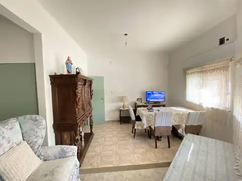 Casa 3 ambientes con 1 baño