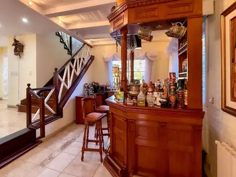 Casa en Venta en Abril Club De Campo, USD 690.000