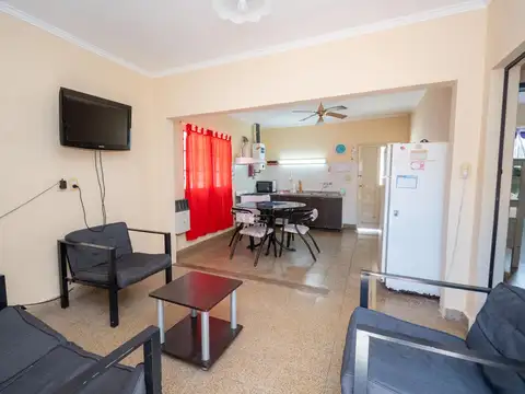 Casa 3 ambientes con 1 baño