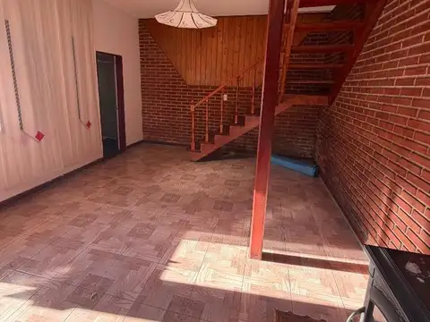 Depto Tipo Casa 3 ambientes con 2 baños