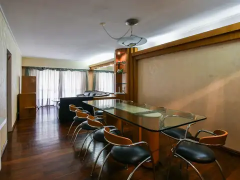 Piso exclusivo 3 dormitorios zona Río. Con cochera