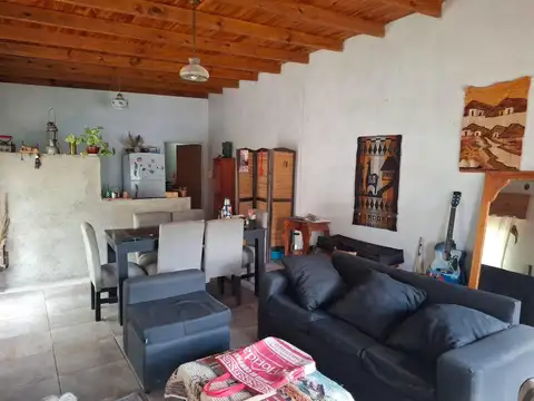 Casa 4 ambientes con 1 baño