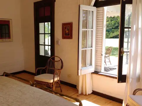 Casa en Venta con 3 cocheras