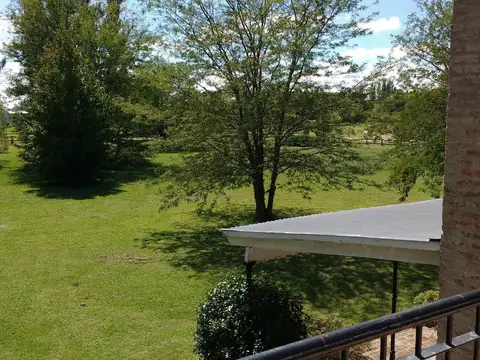 Casa 6 ambientes con 4 baños