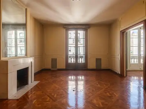 Piso único en edificio de categoría – Plaza Vicente López, Recoleta