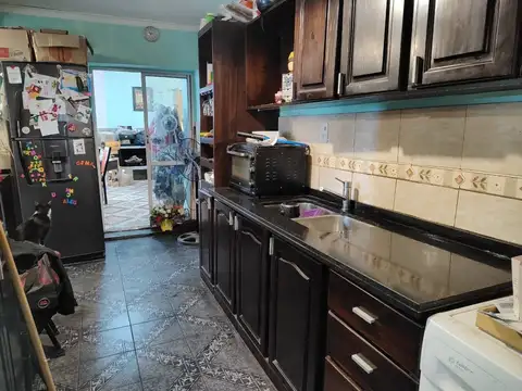 CASA ESQUINA 2 DORM CON COCHERA Bº MAULLER