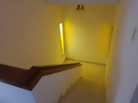 Oficina en Alquiler con 2 cocheras