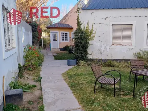 Casa en Venta con 2 cocheras