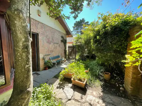 En Venta, Casa ,zona centro, Villa Gesell.-