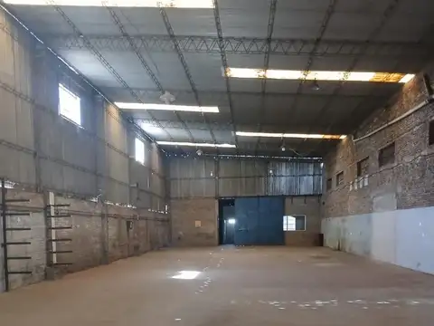 Amplio galpón
