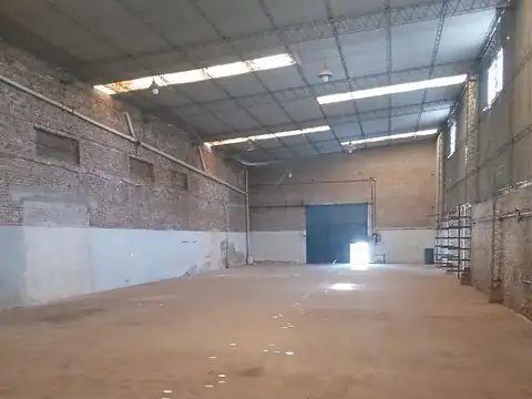 Amplio galpón