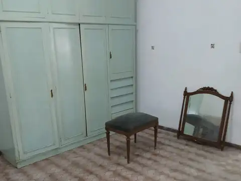 Casa más departamento en venta.