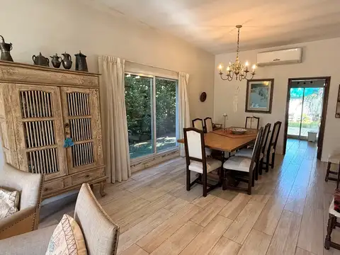 Casa 5 ambientes con 2 baños