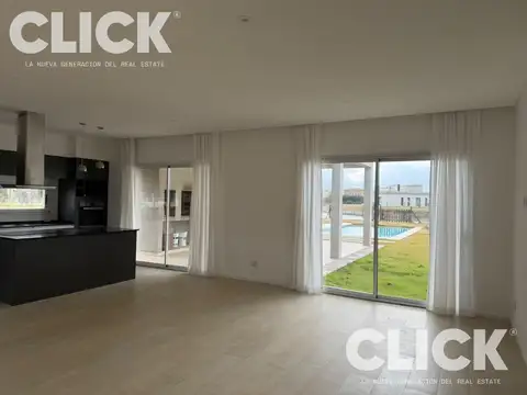 Casa en Alquiler con 2 cocheras