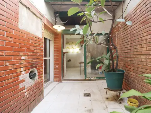 VENTA PH DE 4 AMBIENTES EN PATERNAL - DOS PLANTAS - PATIO - TERRAZA - PARRILLA - PERMUTA - FINANCIA