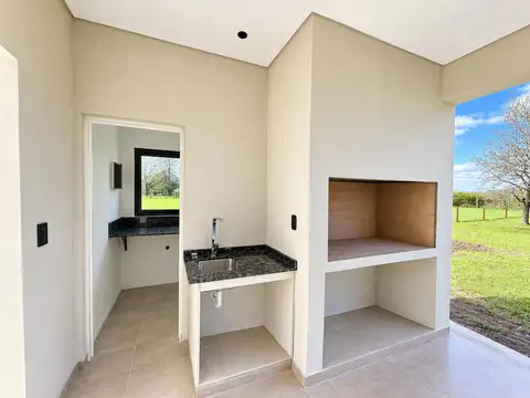 Casa en Venta en Los Alcanfores, USD 230.000