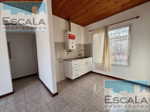 Casa en Alquiler en Barrio Industrial, $ 400.000