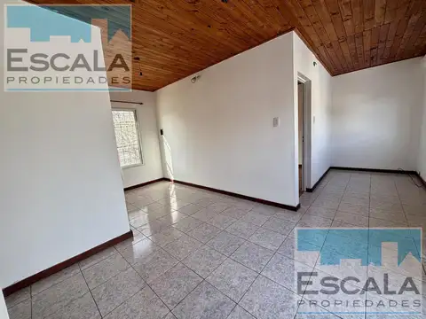 Casa 2 ambientes con 1 baño