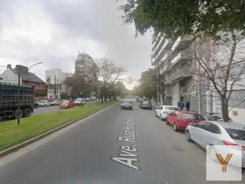 Avenida Ruiz Huidobro e/ Miller y Lugones