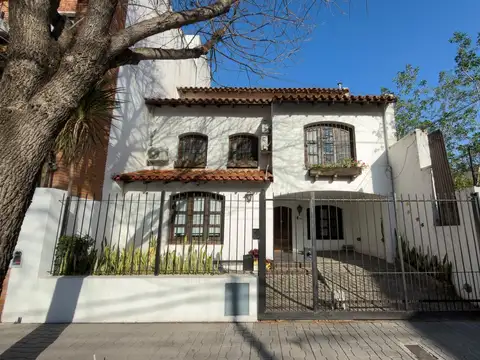 Venta Casa 7 ambientes San Isidro jardin y parrilla