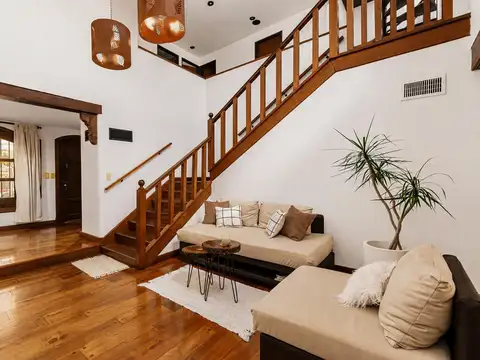 Casa 5 ambientes con 4 baños
