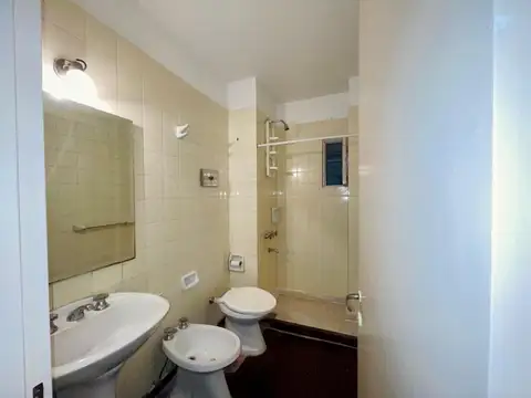 JUAN MANUEL DE ROSAS 929 4º B