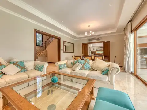 Casa 5 ambientes con 5 baños