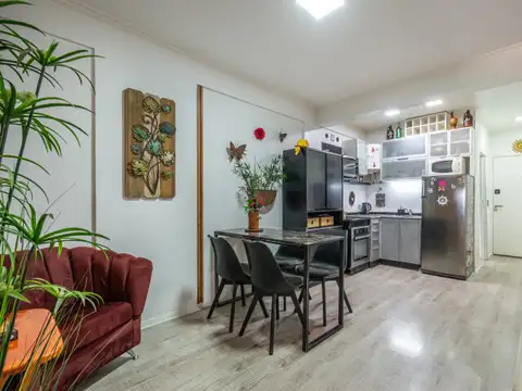 VENTA - DEPARTAMENTO - 2 AMBIENTES - LUMINOSO - CON BALCÓN - EN MONSERRAT