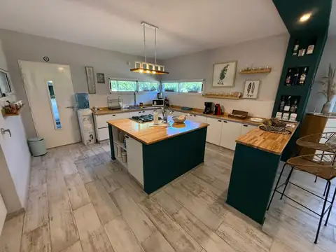 Casa 5 ambientes con 3 baños