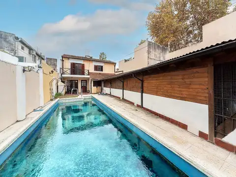 CASA EN VENTA 5 AMBIENTES EN SAENZ PEÑA. LOTE PROPIO!