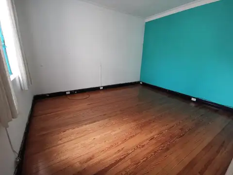 Depto Tipo Casa en Venta en Flores, USD 68.000